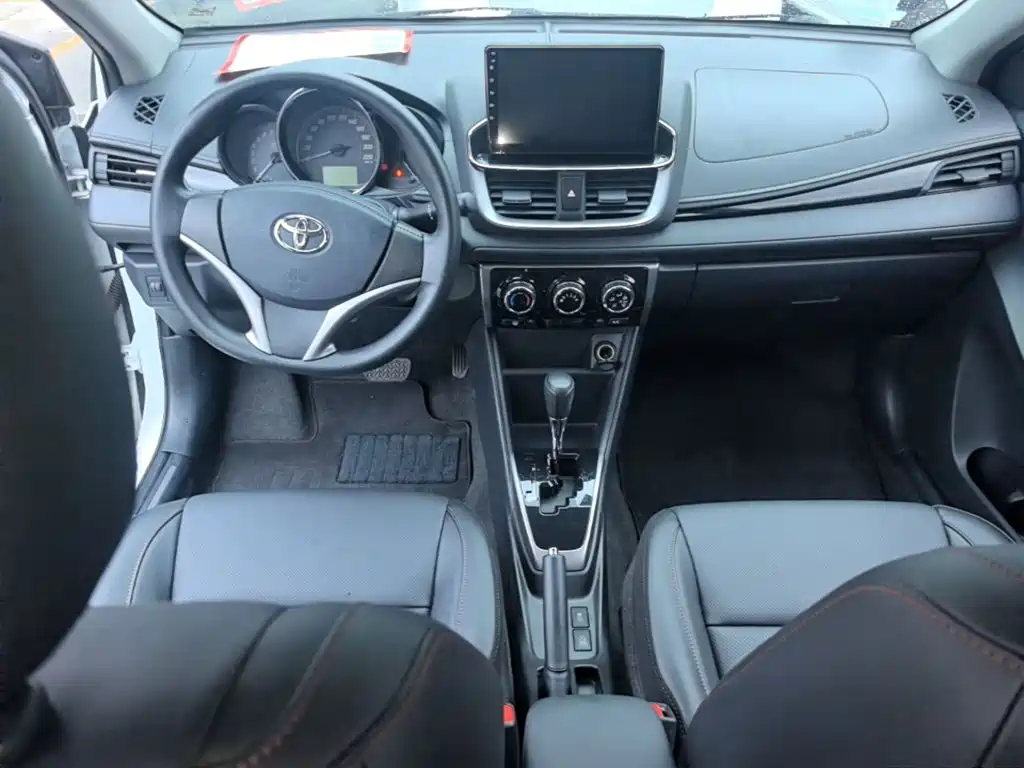 Toyota Yaris L 2020 — фото 10
