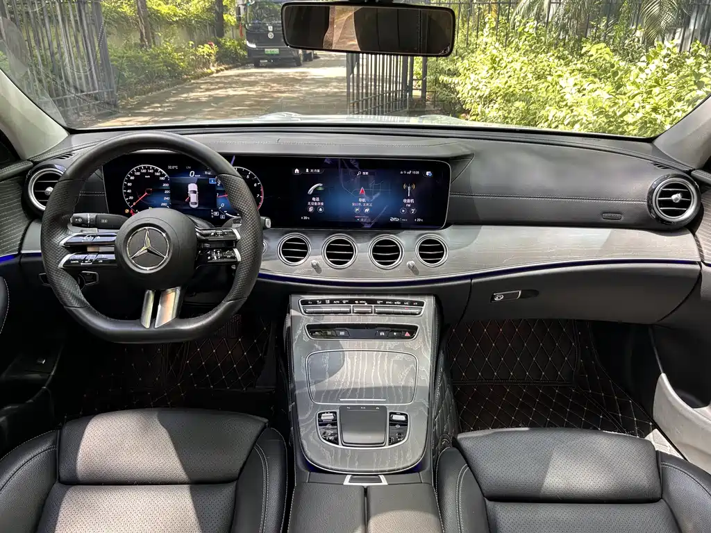 Mercedes-Benz E-Class 2022