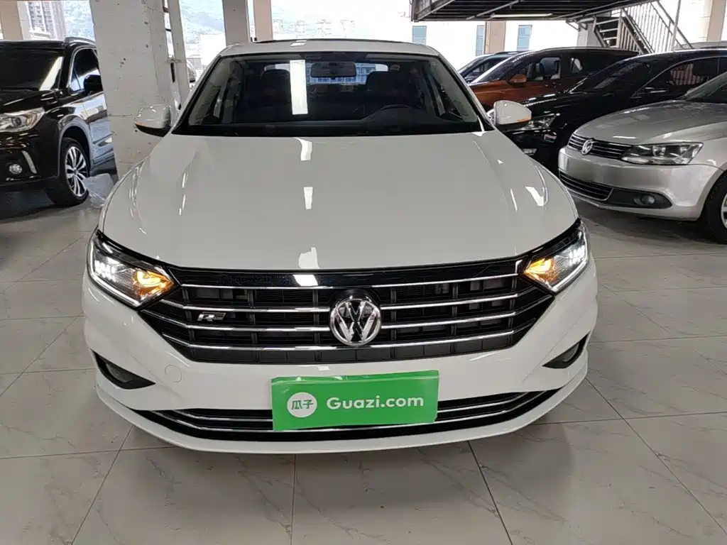 Volkswagen Sagitar 2021