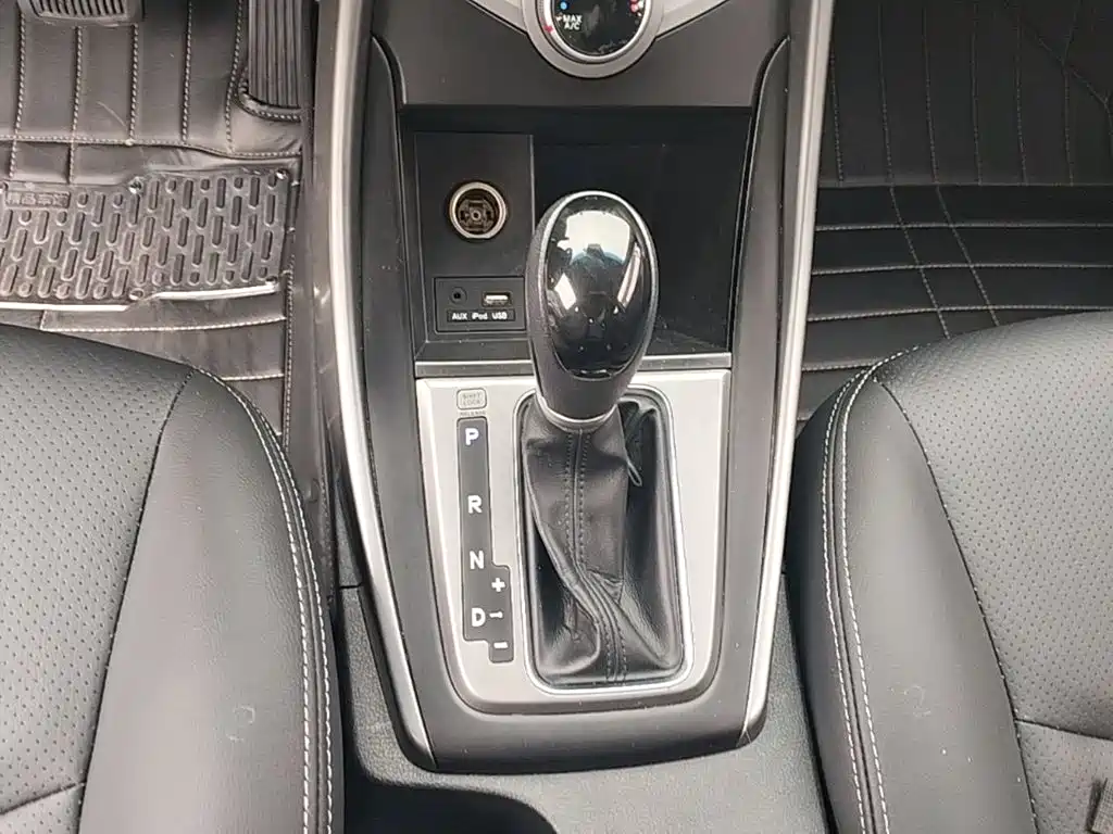 Hyundai Elantra Langdong 2016 — фото 14