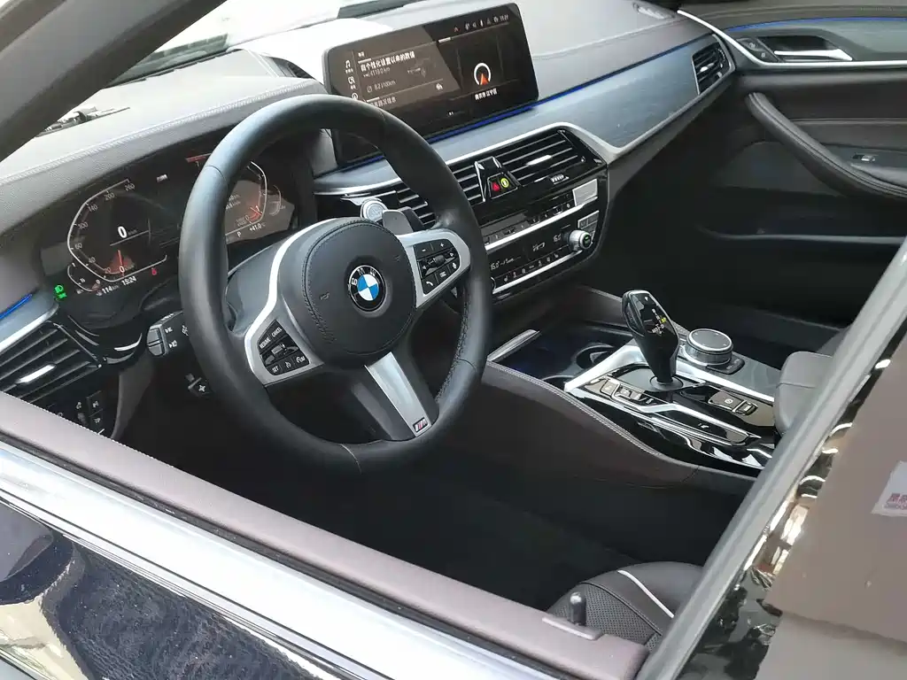 BMW 5 Series 2022 — фото 14