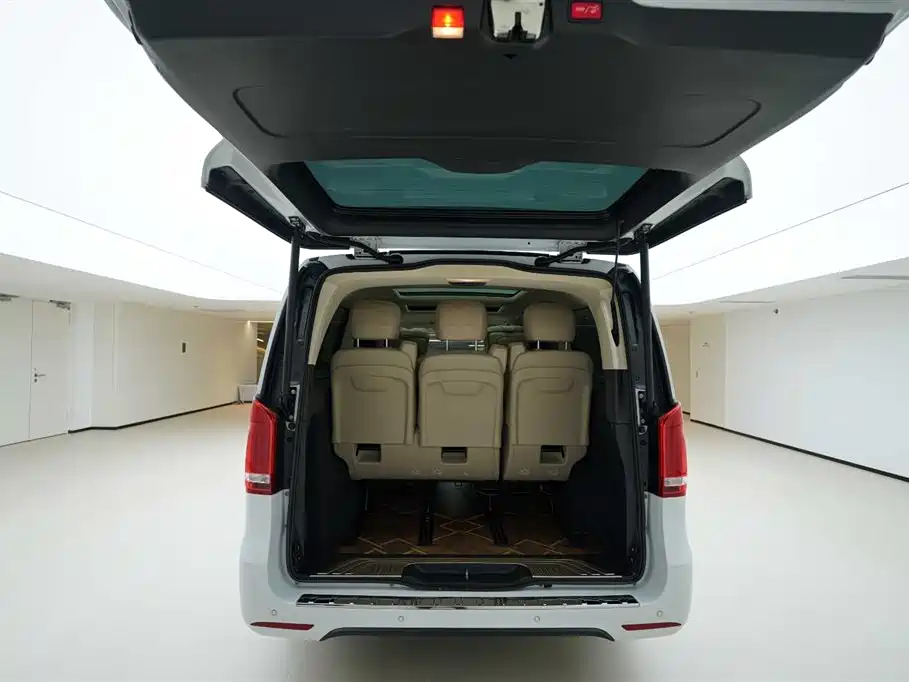 Mercedes-Benz V-Class 2022 — фото 6