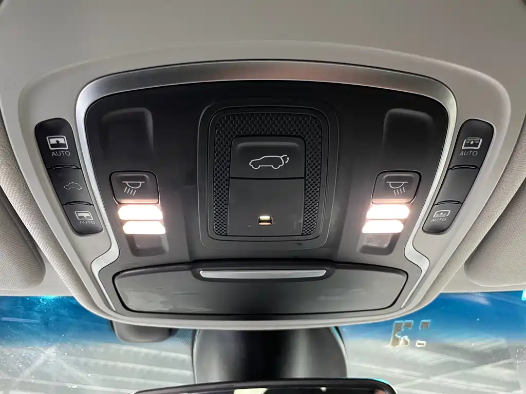 Jeep Grand Commander 2018 — фото 15