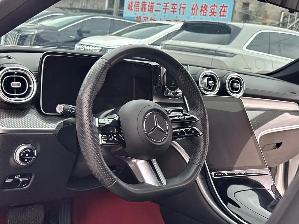 Mercedes-Benz C-Class 2025 — фото 16