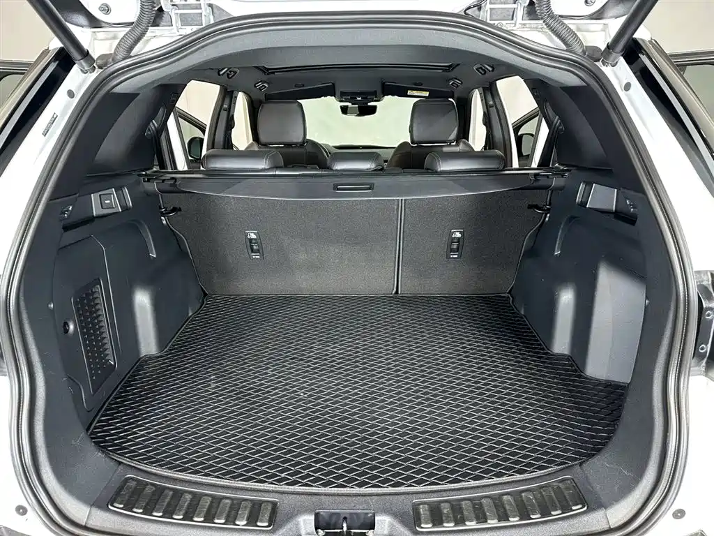 Land Rover Discovery Sport 2022 — фото 5