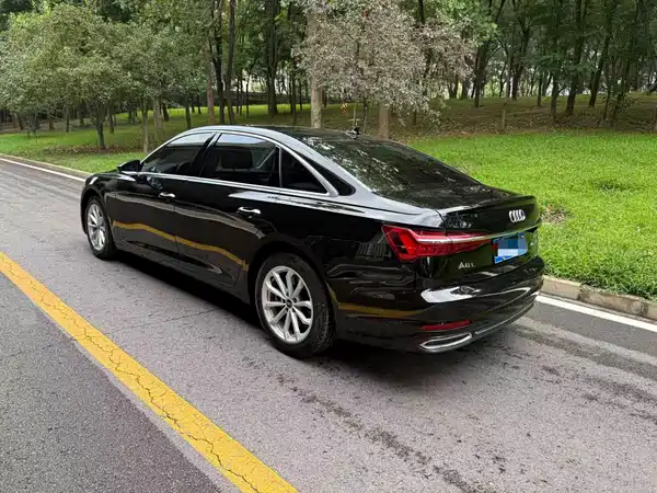 Audi A6L 2022