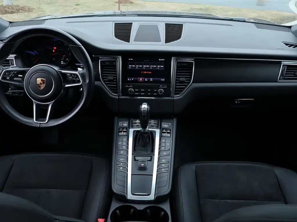 Porsche Macan 2016 — фото 11