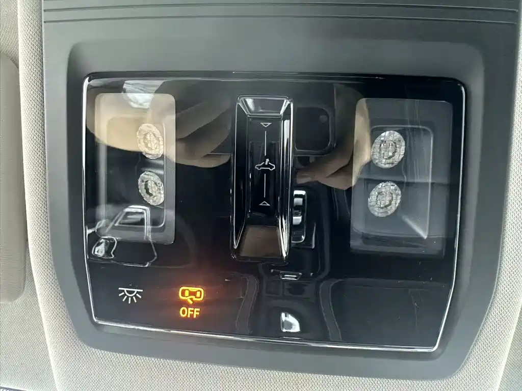 Skoda Octavia 2024 — фото 17