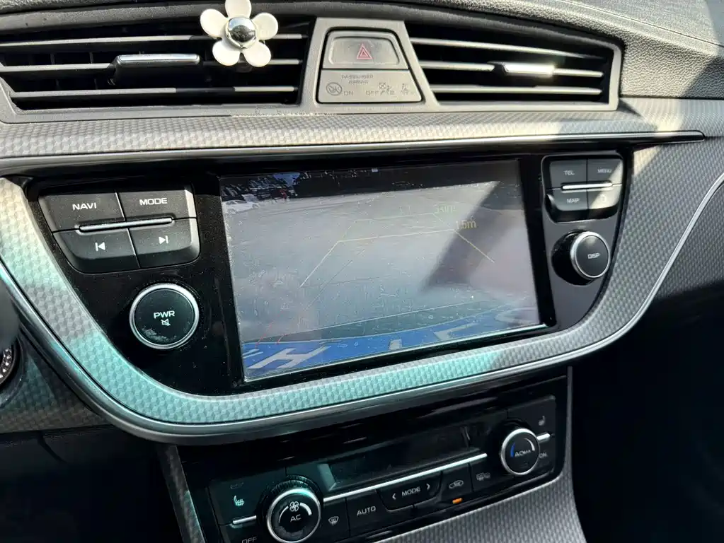Geely Emgrand GS 2017 — фото 15