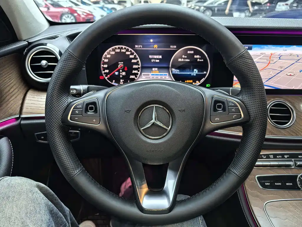 Mercedes-Benz E-Class 2017 — фото 4