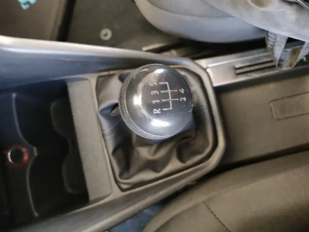 Volkswagen Jetta 2018 — фото 10