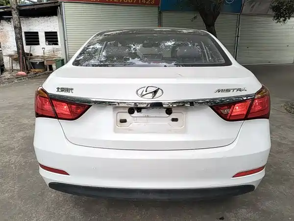 Hyundai Mistra 2014