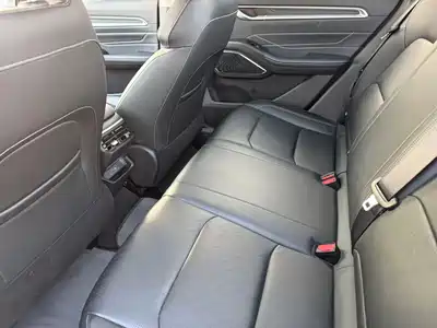 Geely Emgrand 2022