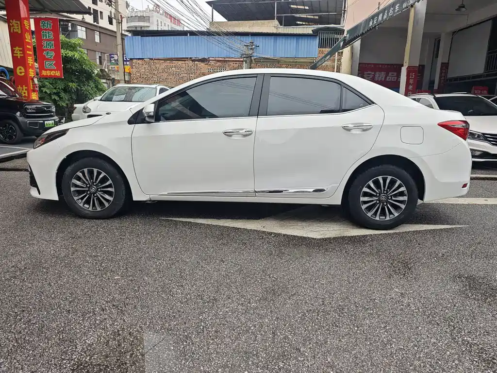 Toyota Corolla 2017 — фото 8