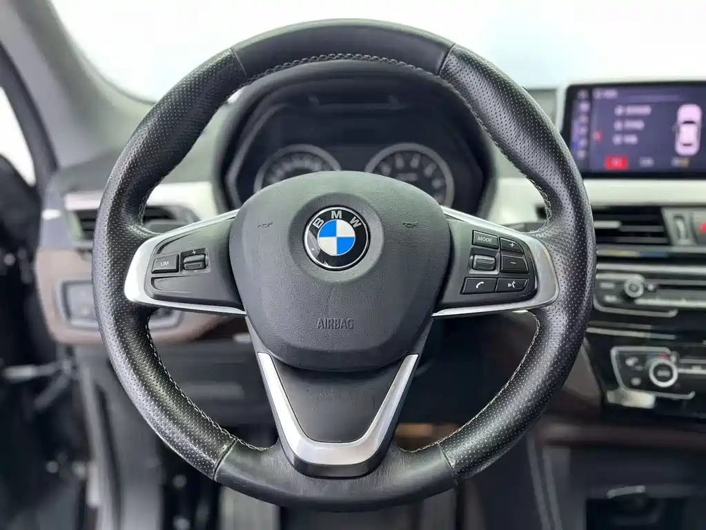 BMW X1 2016 — фото 12