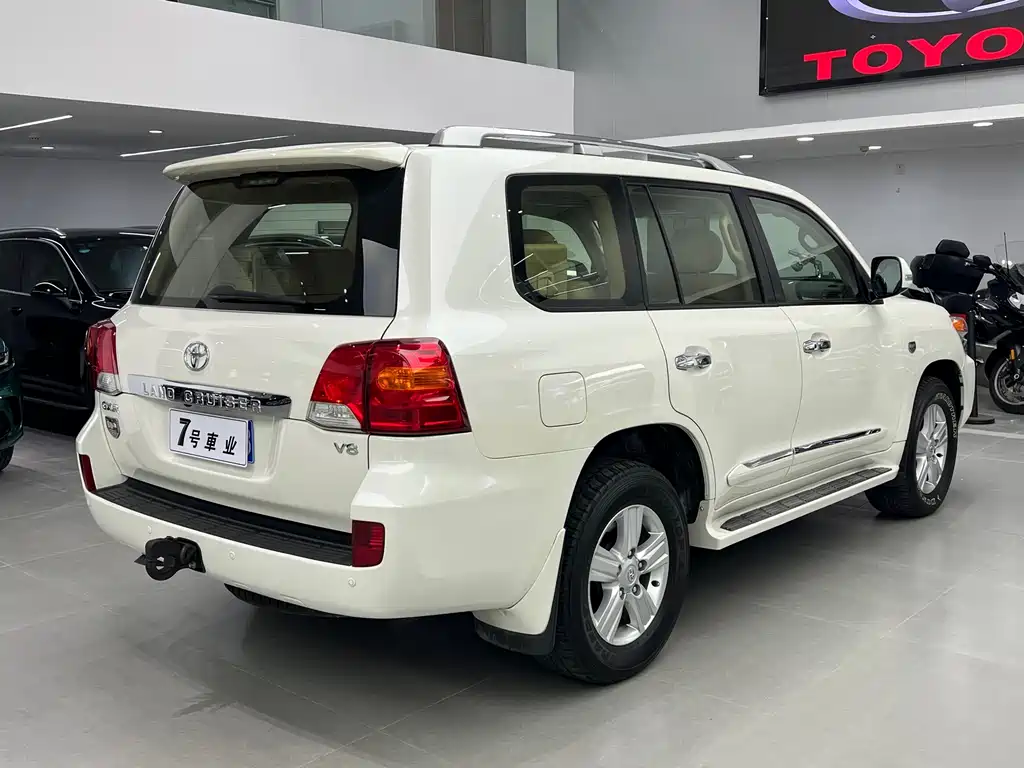 Toyota Land Cruiser 2015 — фото 8