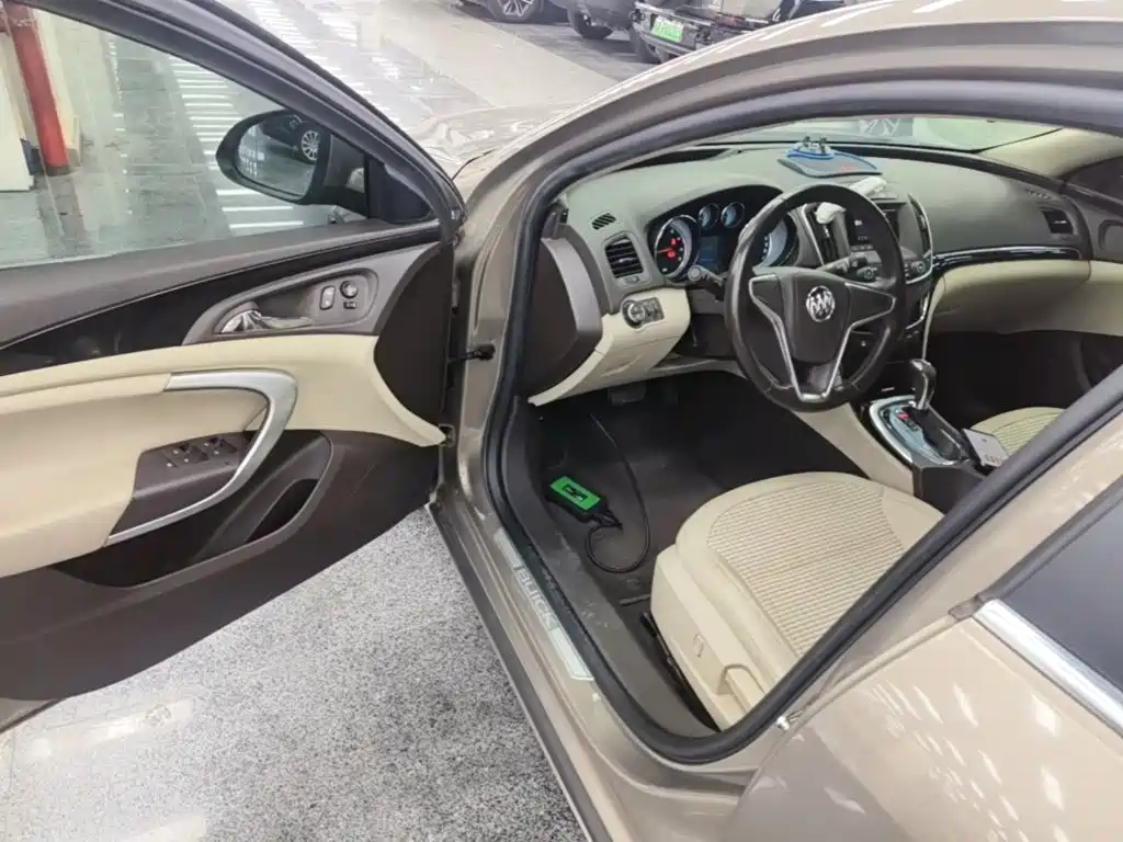 Buick Regal 2015 — фото 12