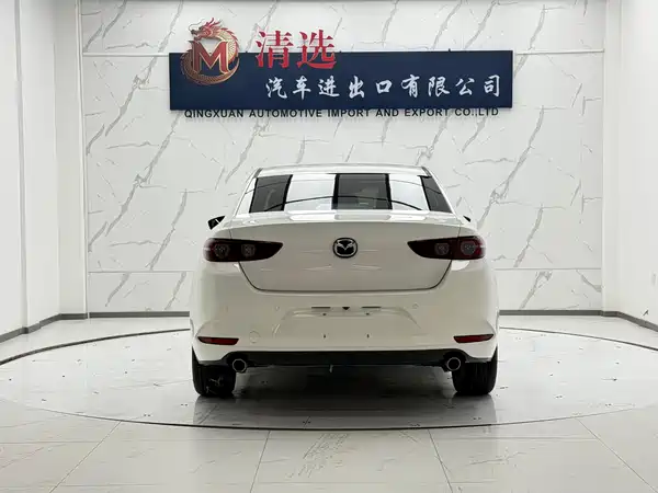 Mazda 3 Axela 2022