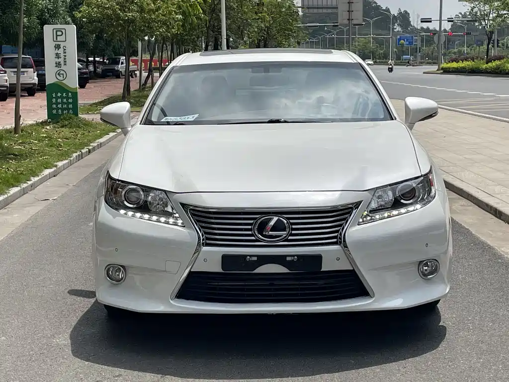 Lexus ES 2013 — фото 2