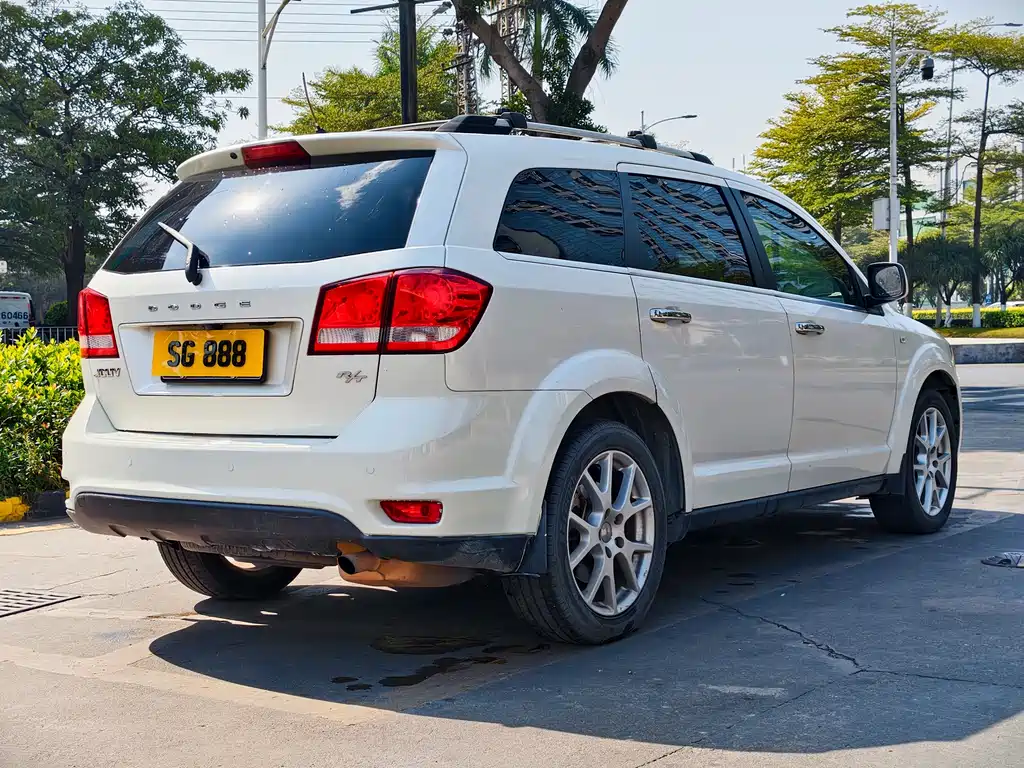 Dodge Journey 2014 — фото 9