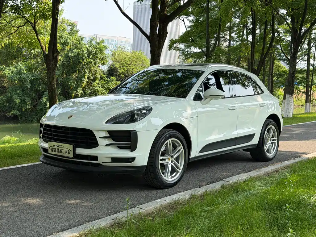 Porsche Macan 2020 — фото 1