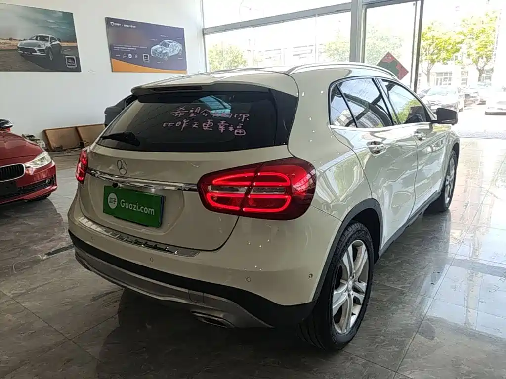 Mercedes-Benz GLA 2015