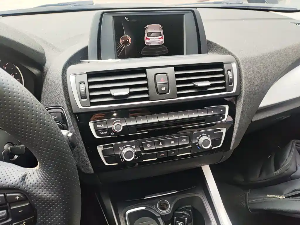 BMW 1 Series 2015 — фото 9