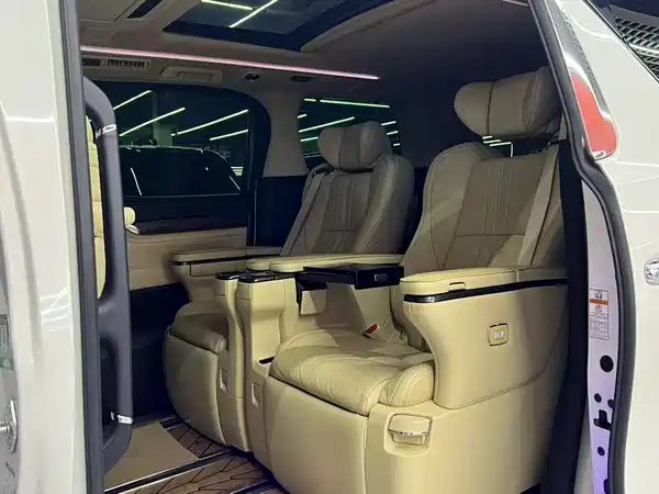 Toyota Alphard 2020