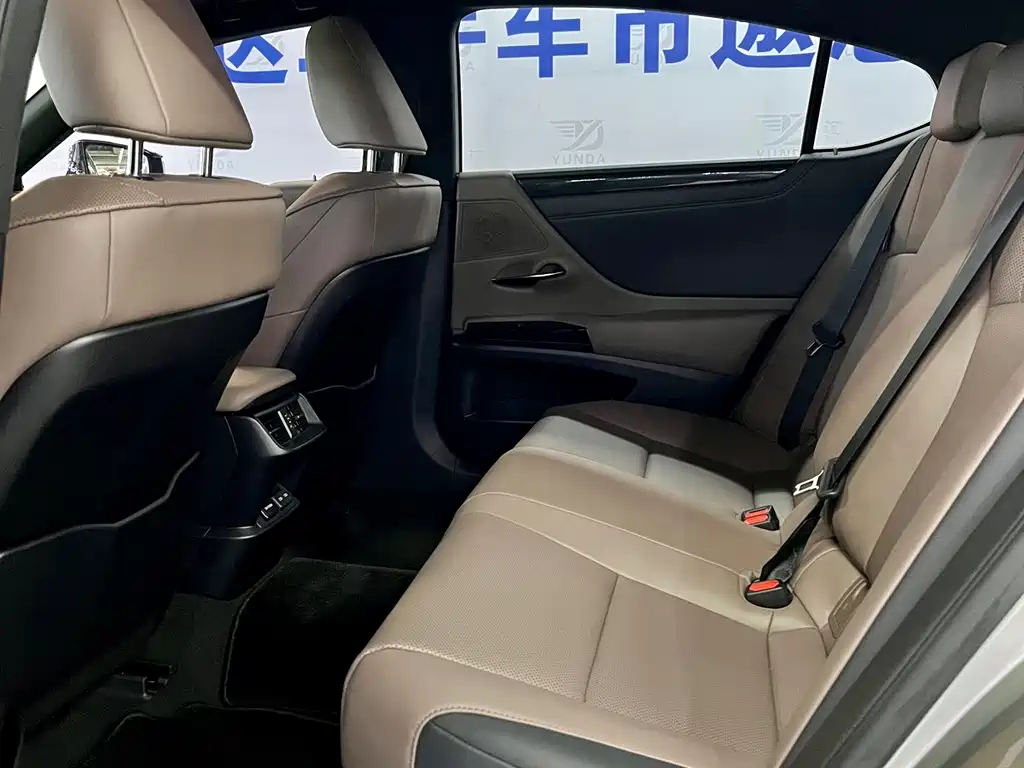 Lexus ES 2023 — фото 10