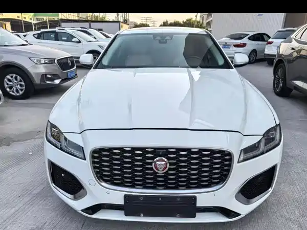 Jaguar XF 2016