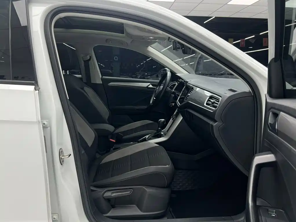 Volkswagen T-Roc 2022 — фото 17