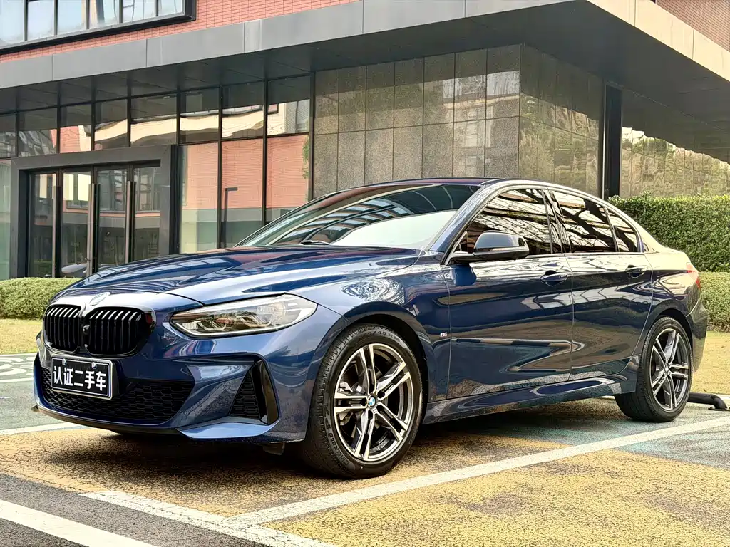 BMW 1 Series 2021 — фото 1