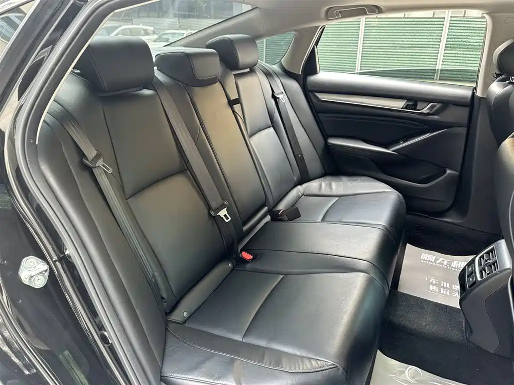 Honda Accord 2022 — фото 10