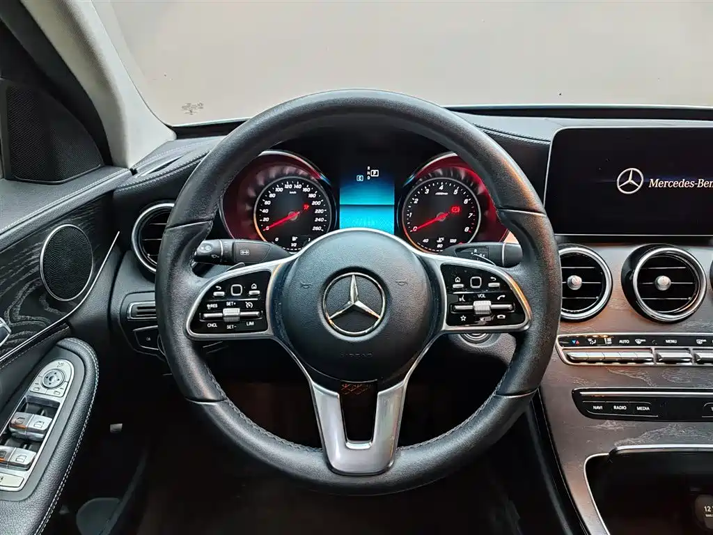 Mercedes-Benz C-Class 2019 — фото 16