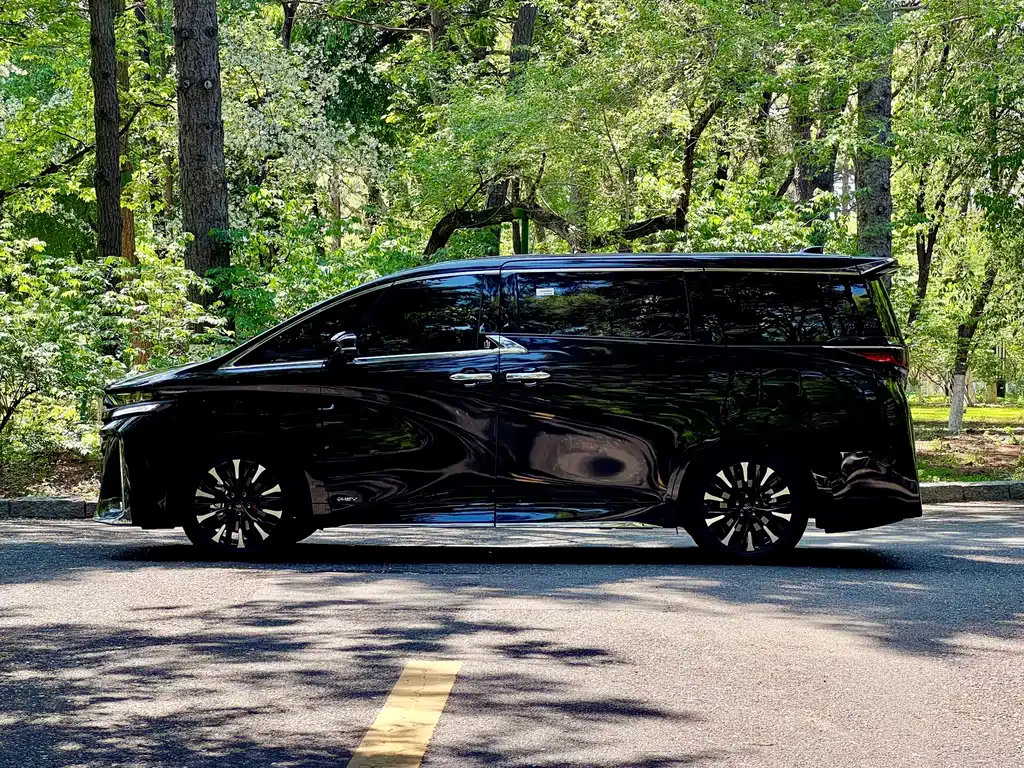 Toyota Vellfire 2025 — фото 15
