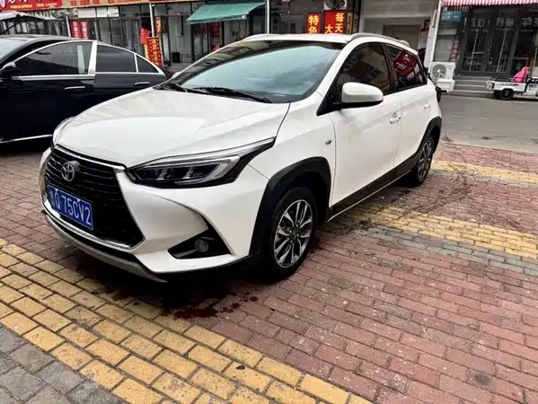 Toyota Yaris L 2022