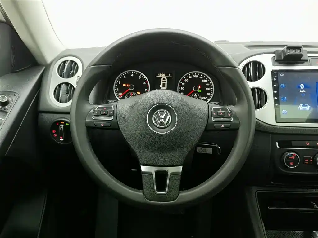Volkswagen Tiguan 2017 — фото 11