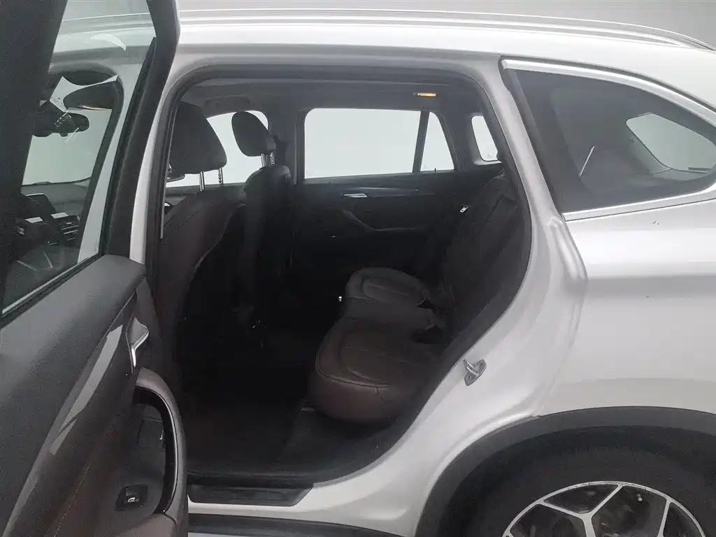 BMW X1 2017 — фото 15