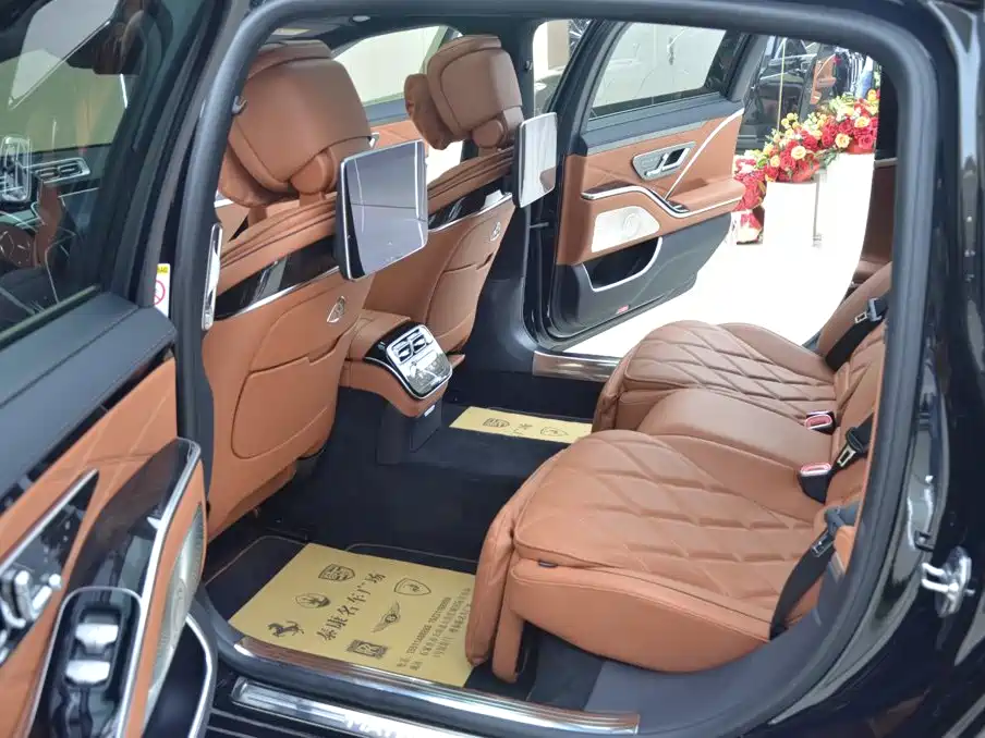 Mercedes-Benz Maybach S-Class 2025