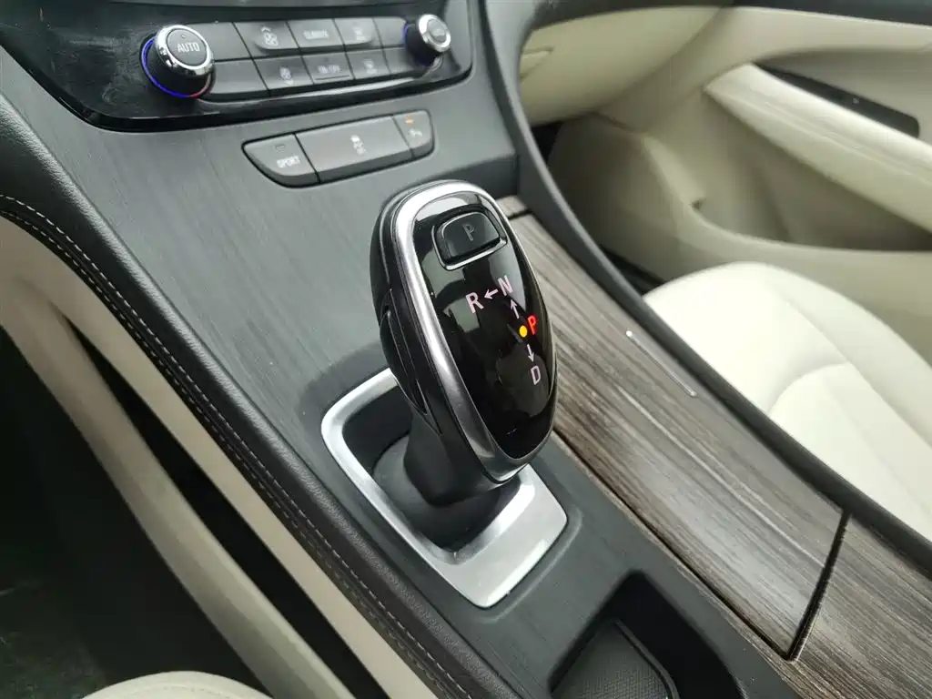 Buick LaCrosse 2020 — фото 13