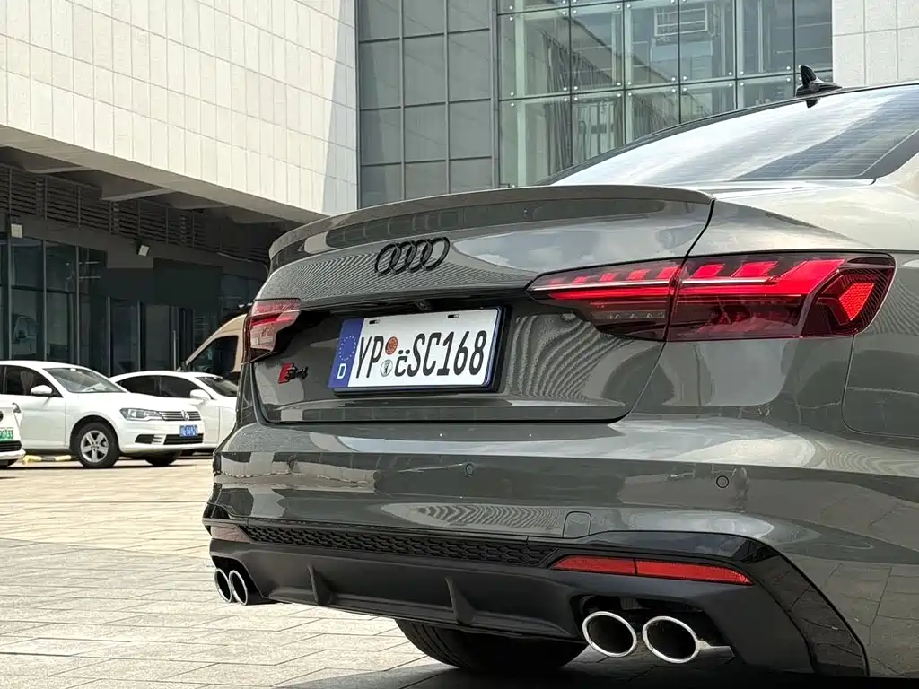 Audi S4 2023 — фото 8