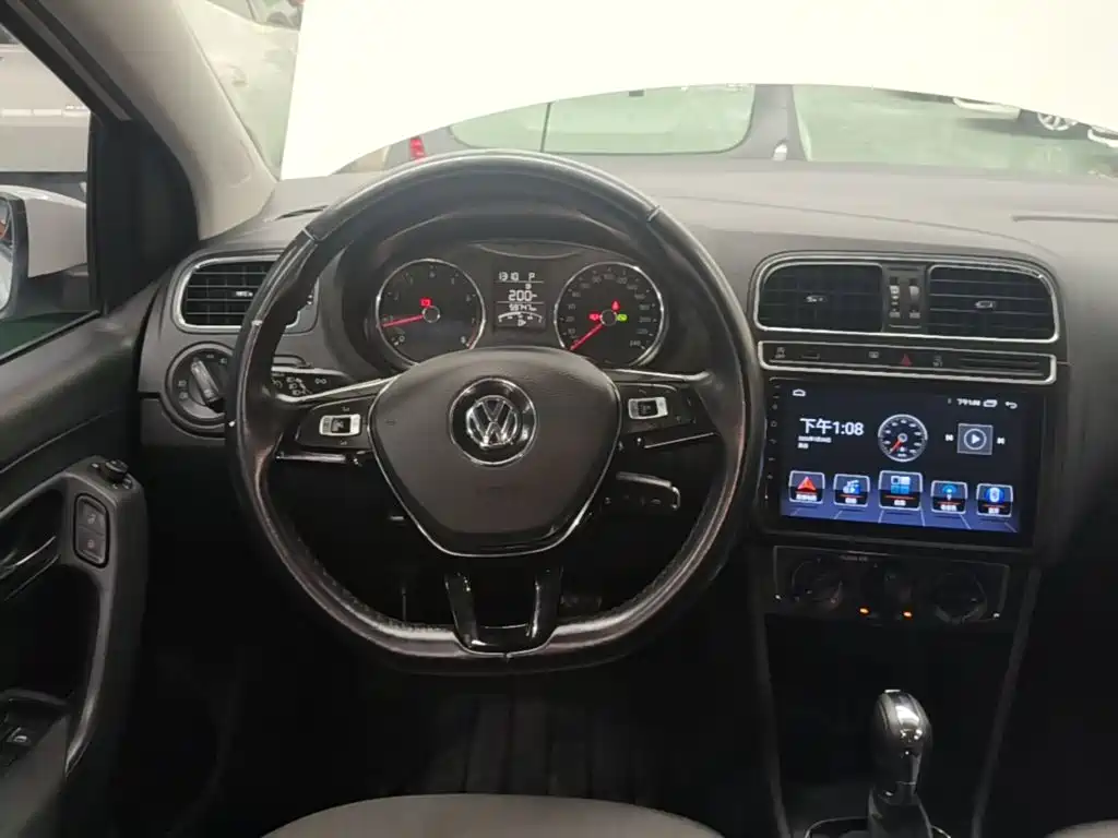 Volkswagen Polo 2018 — фото 11