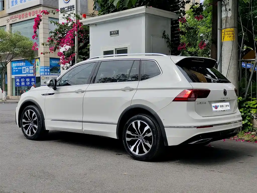 Volkswagen Tiguan L 2021 — фото 4