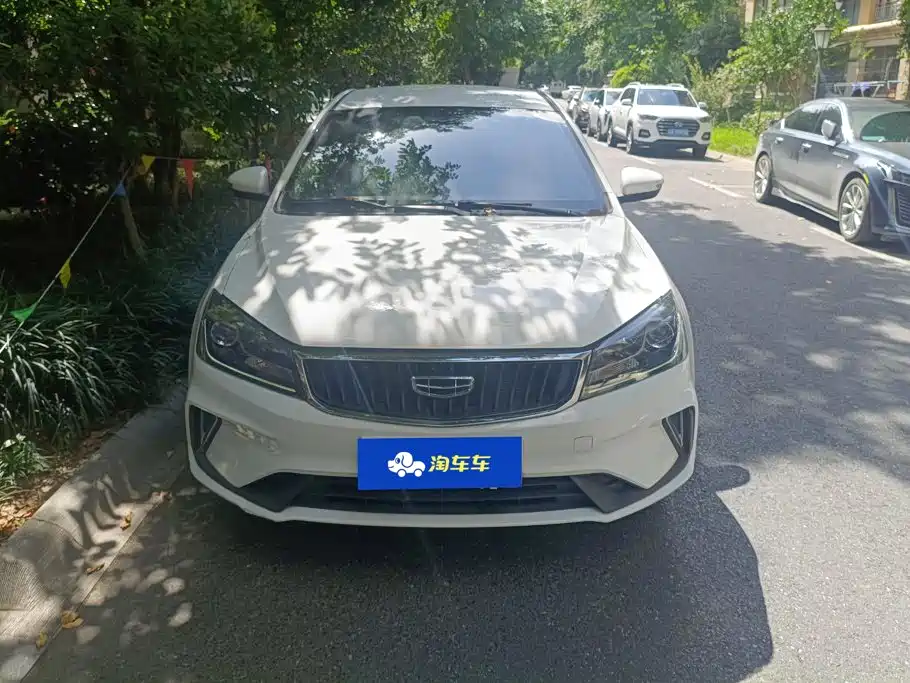 Geely Emgrand 2021