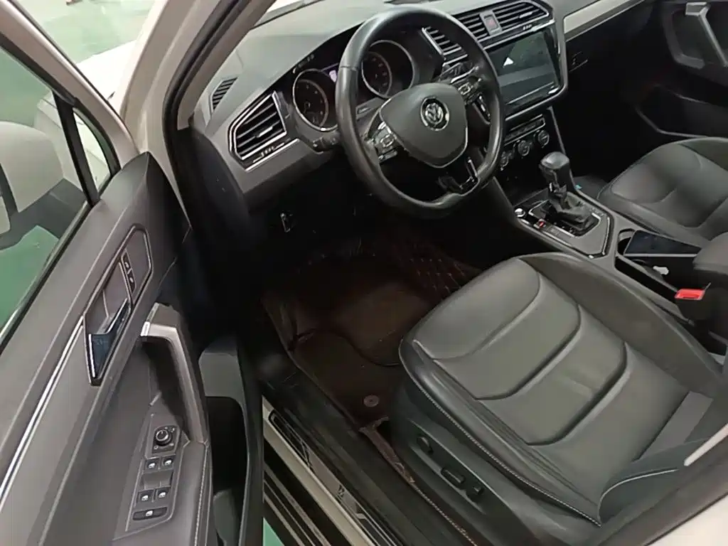 Volkswagen Tiguan L 2020 — фото 16