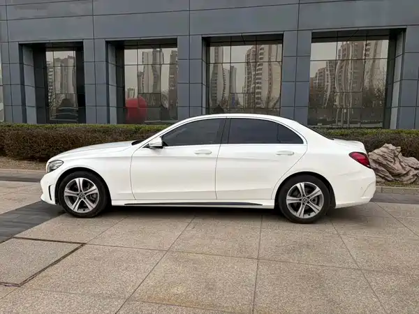 Mercedes-Benz C-Class 2019