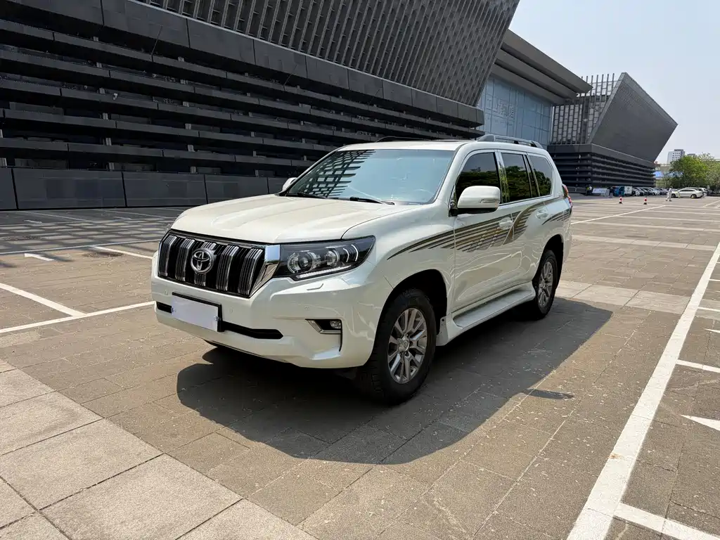 Toyota Prado 2018 — фото 2