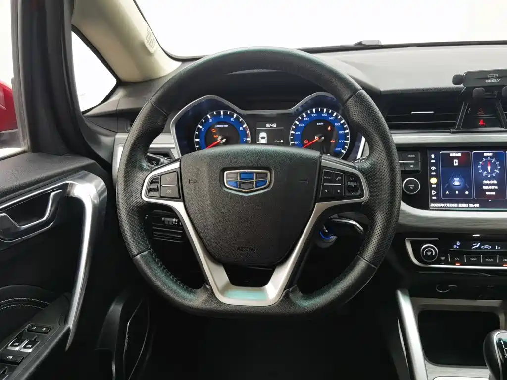 Geely Vision X3 2018 — фото 11