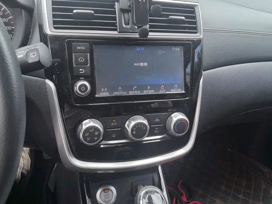 Nissan Tiida 2019 — фото 13