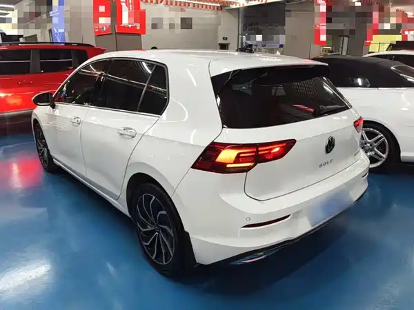 Volkswagen Golf 2021